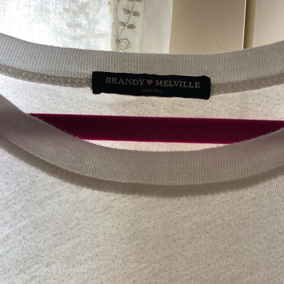 Brandy Melville Top ❤️ - Picture 2 of 3